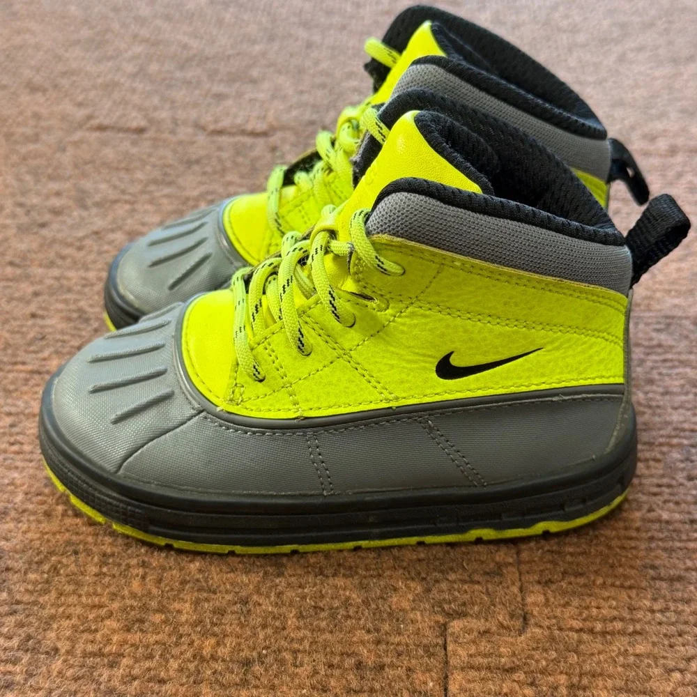 B+ shoes Nike ACG Woodside 2 High Toddler Boots Volt Grey 524874-701 Size 8C